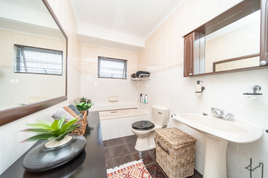 3 Bedroom Property for Sale in Beacon Bay Eastern Cape